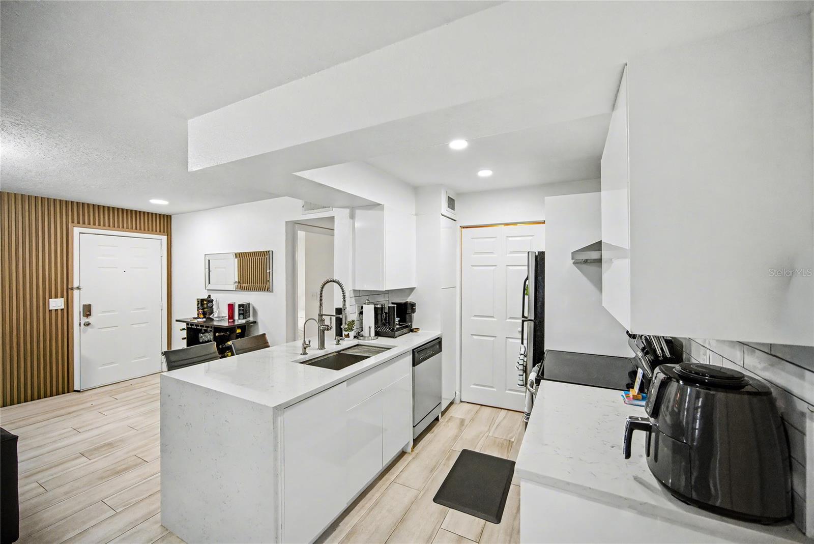 Image 32 of 37 For 11508 Westwood Boulevard 317