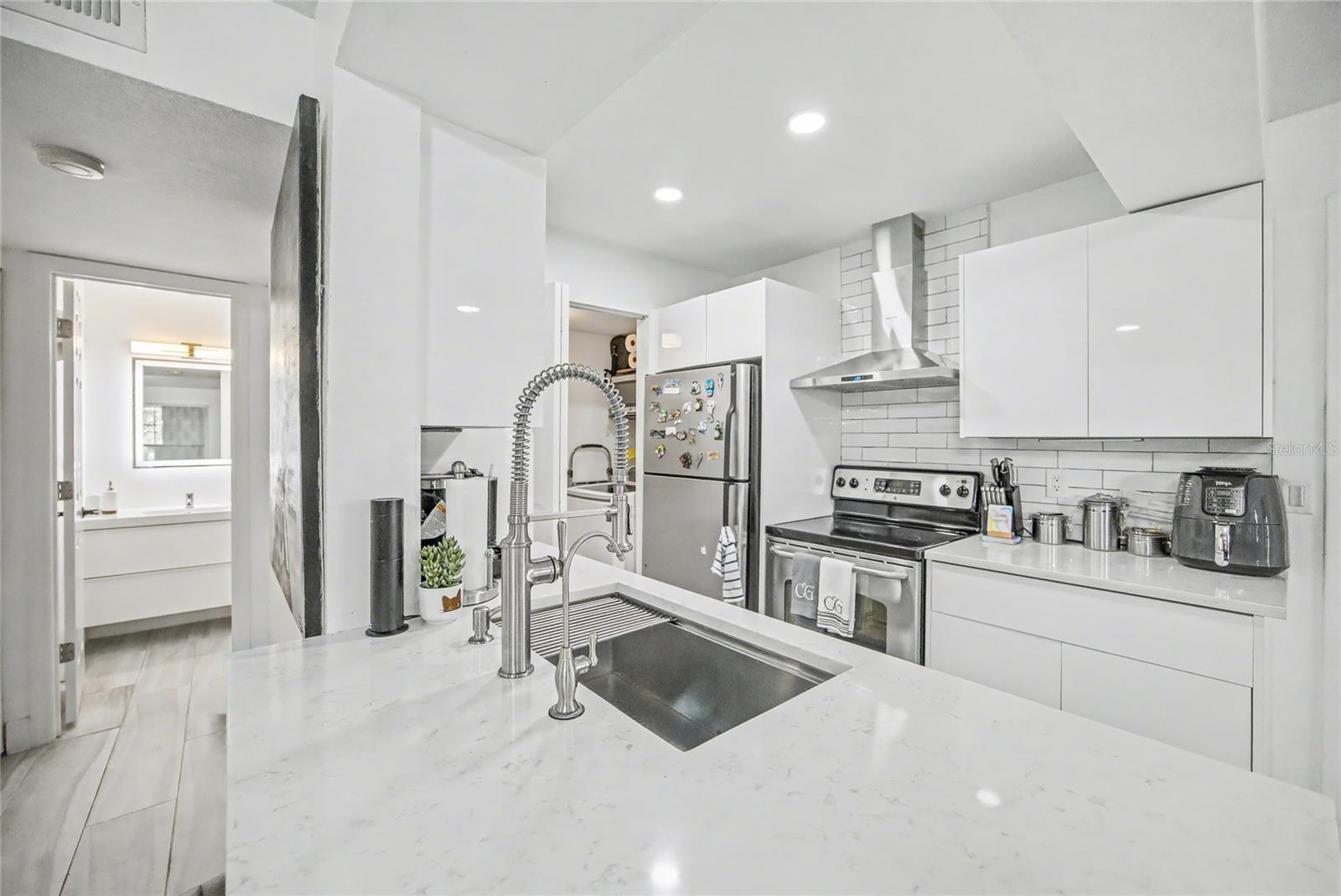 Image 34 of 37 For 11508 Westwood Boulevard 317