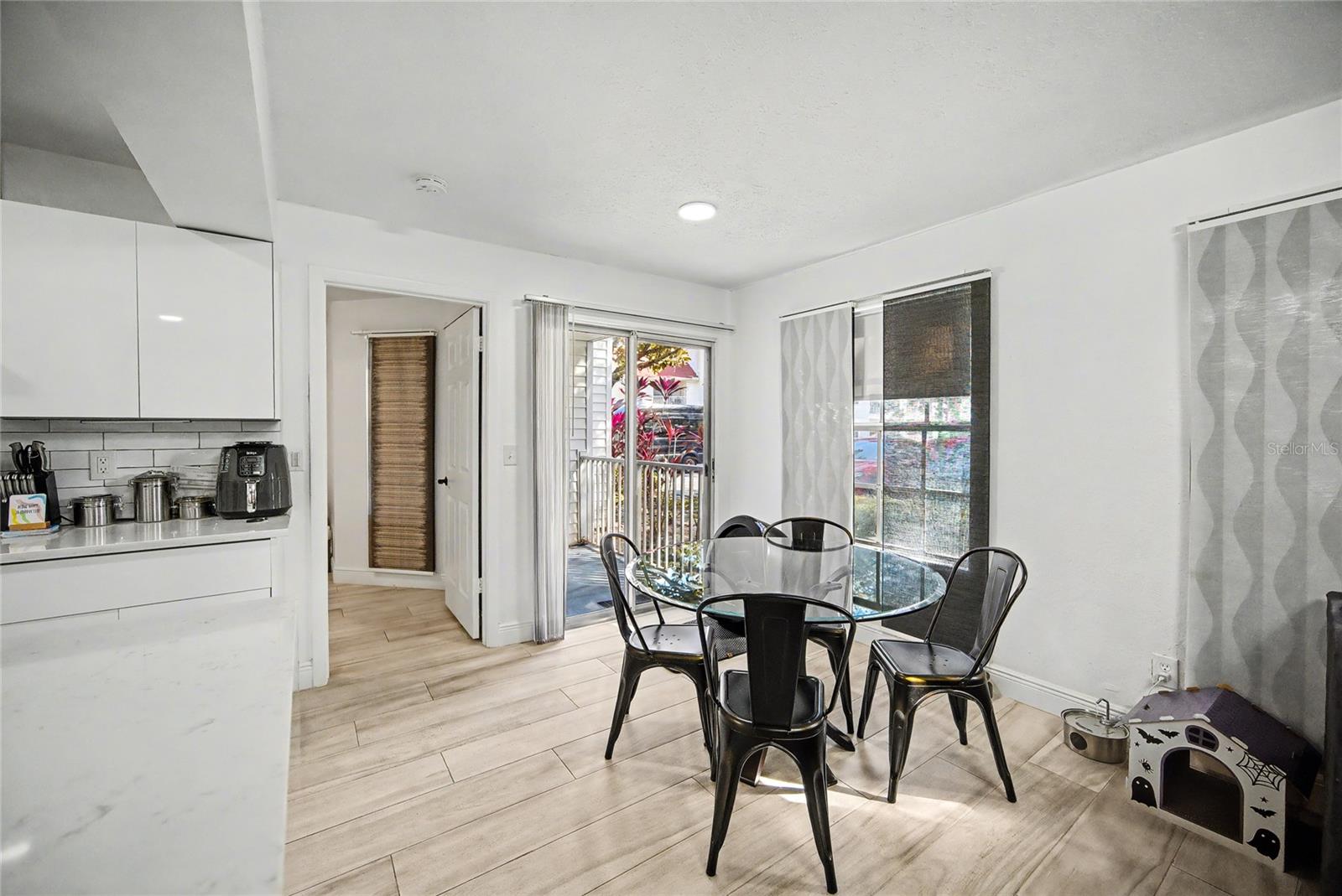 Image 5 of 37 For 11508 Westwood Boulevard 317