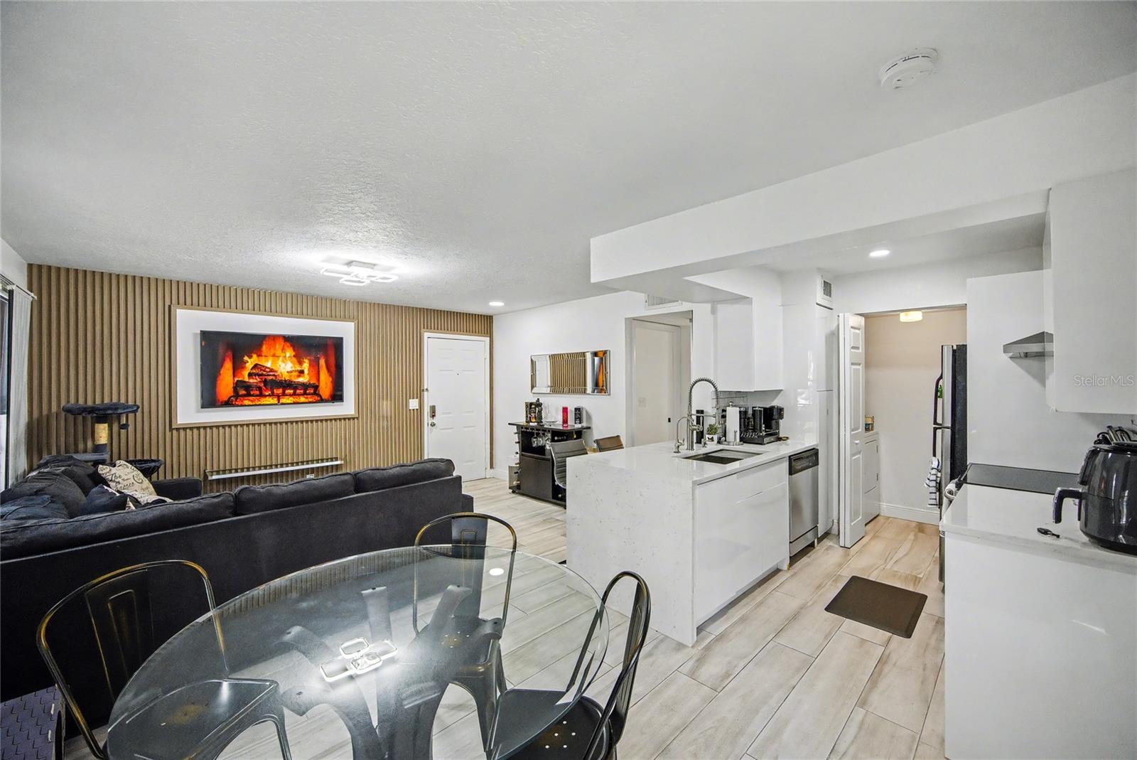 Image 6 of 37 For 11508 Westwood Boulevard 317