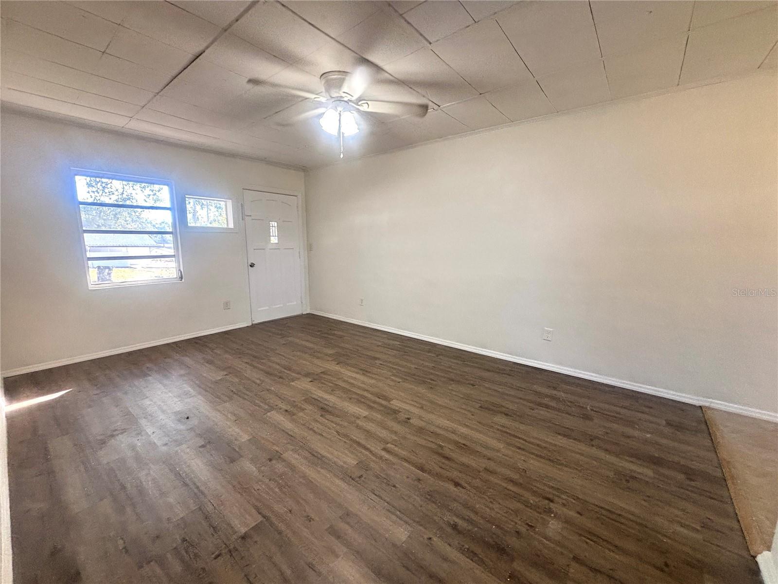 Image 3 of 10 For 842 Lake Avenue