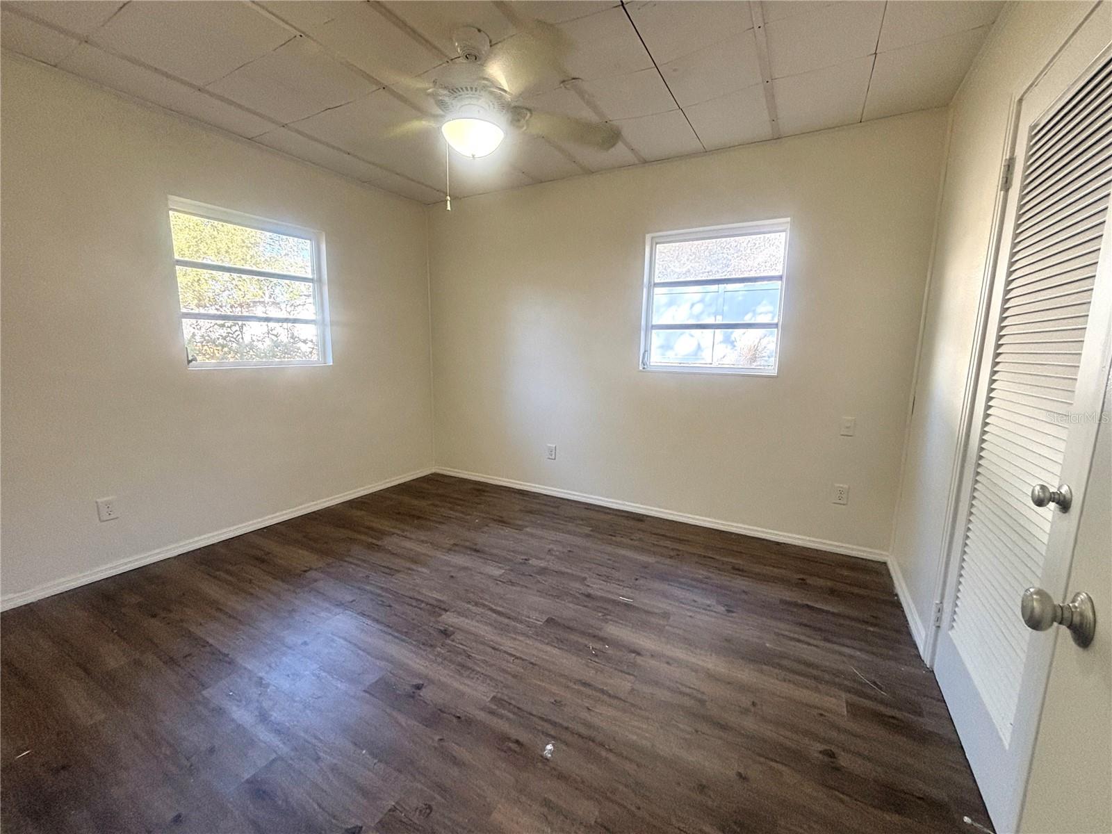 Image 5 of 10 For 842 Lake Avenue