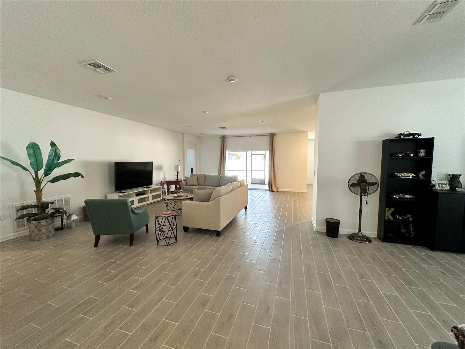 Image 10 of 51 For 8846 69th Terrace