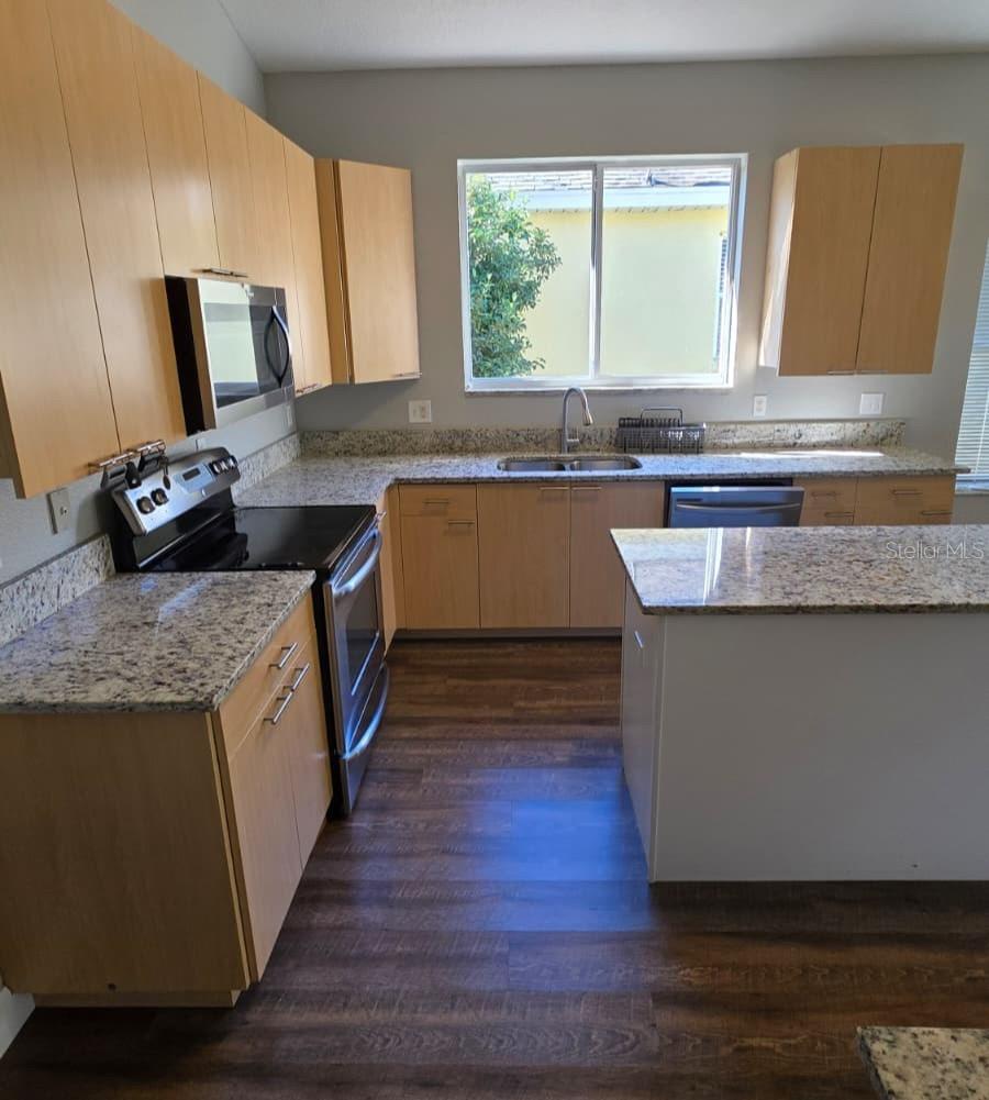 Image 15 of 42 For 13527 Misarden Lane