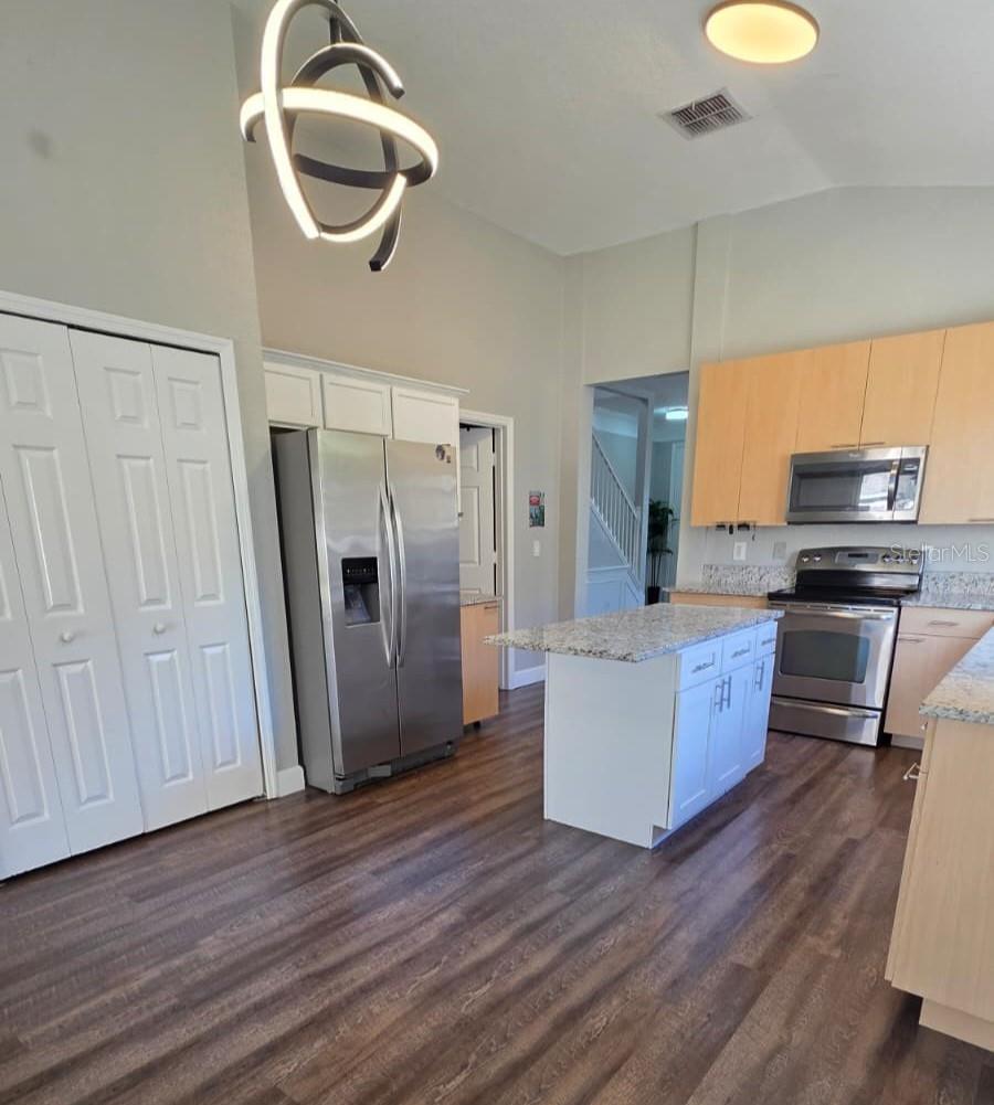 Image 16 of 42 For 13527 Misarden Lane