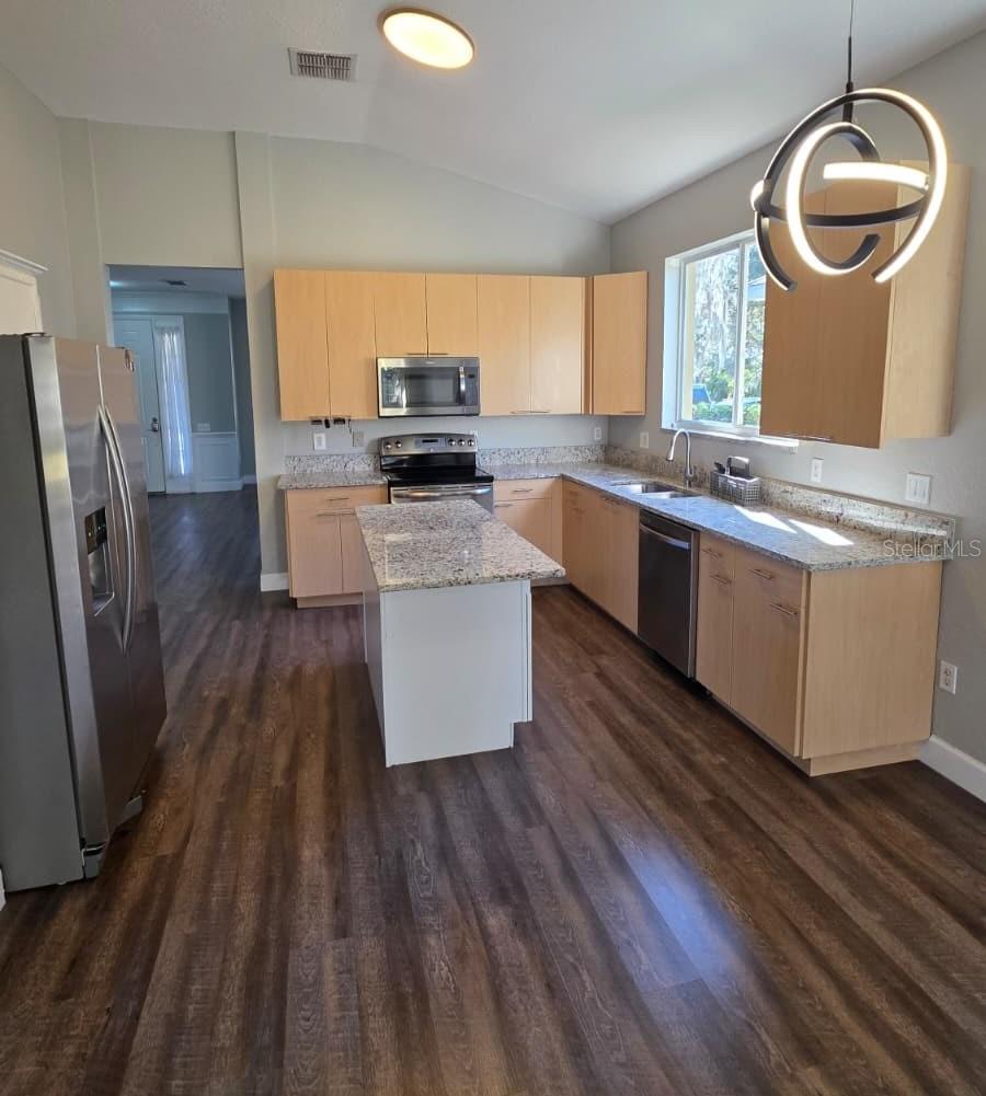 Image 17 of 42 For 13527 Misarden Lane