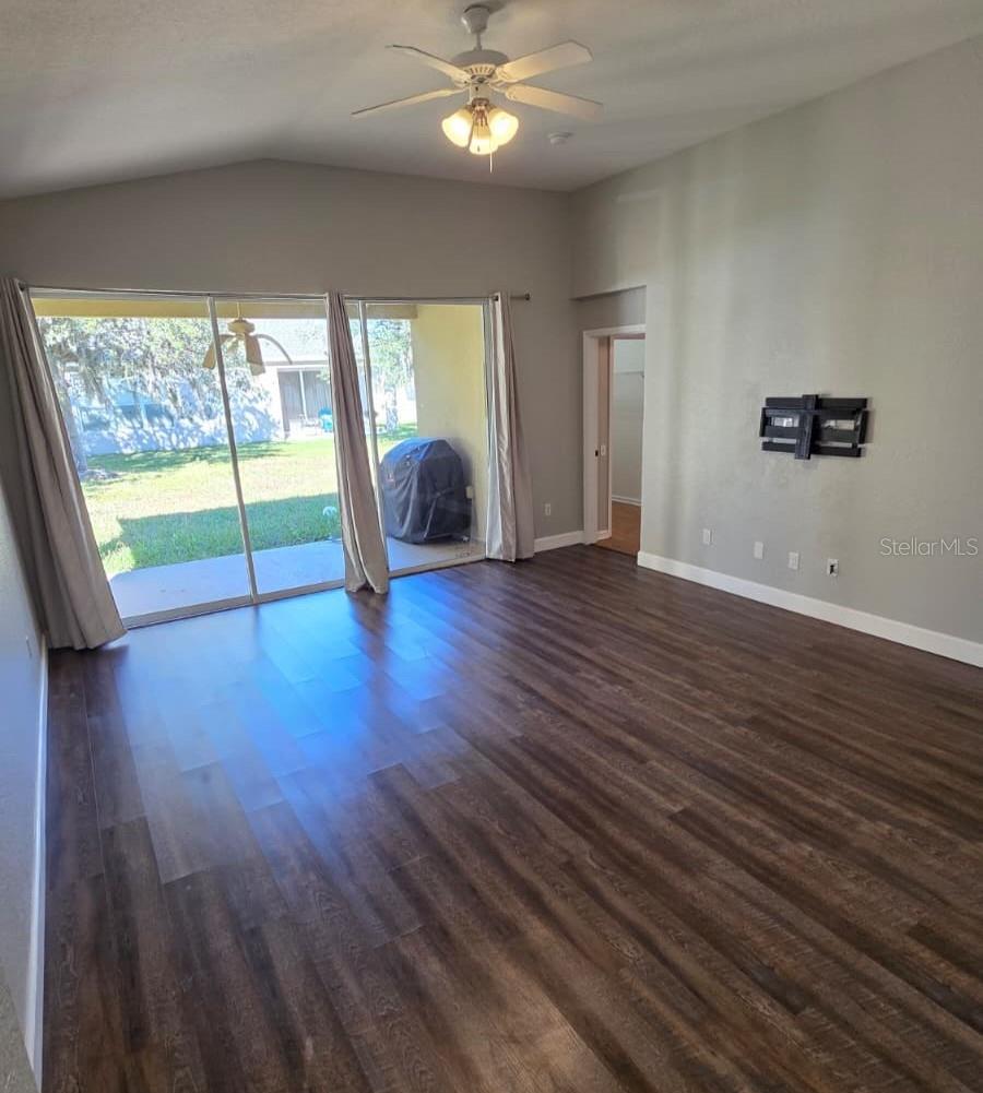 Image 19 of 42 For 13527 Misarden Lane