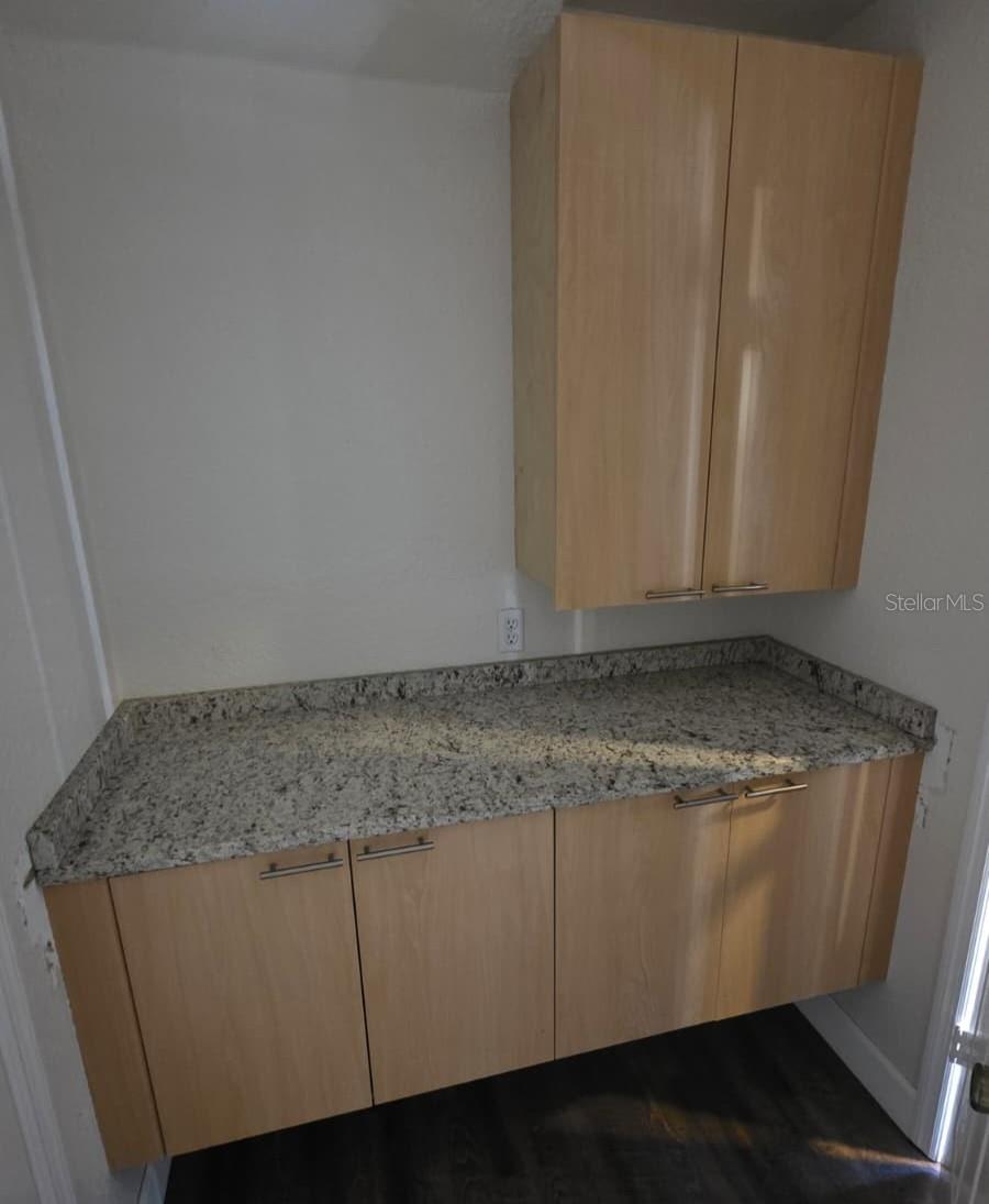 Image 23 of 42 For 13527 Misarden Lane