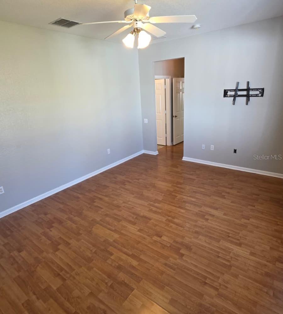 Image 25 of 42 For 13527 Misarden Lane