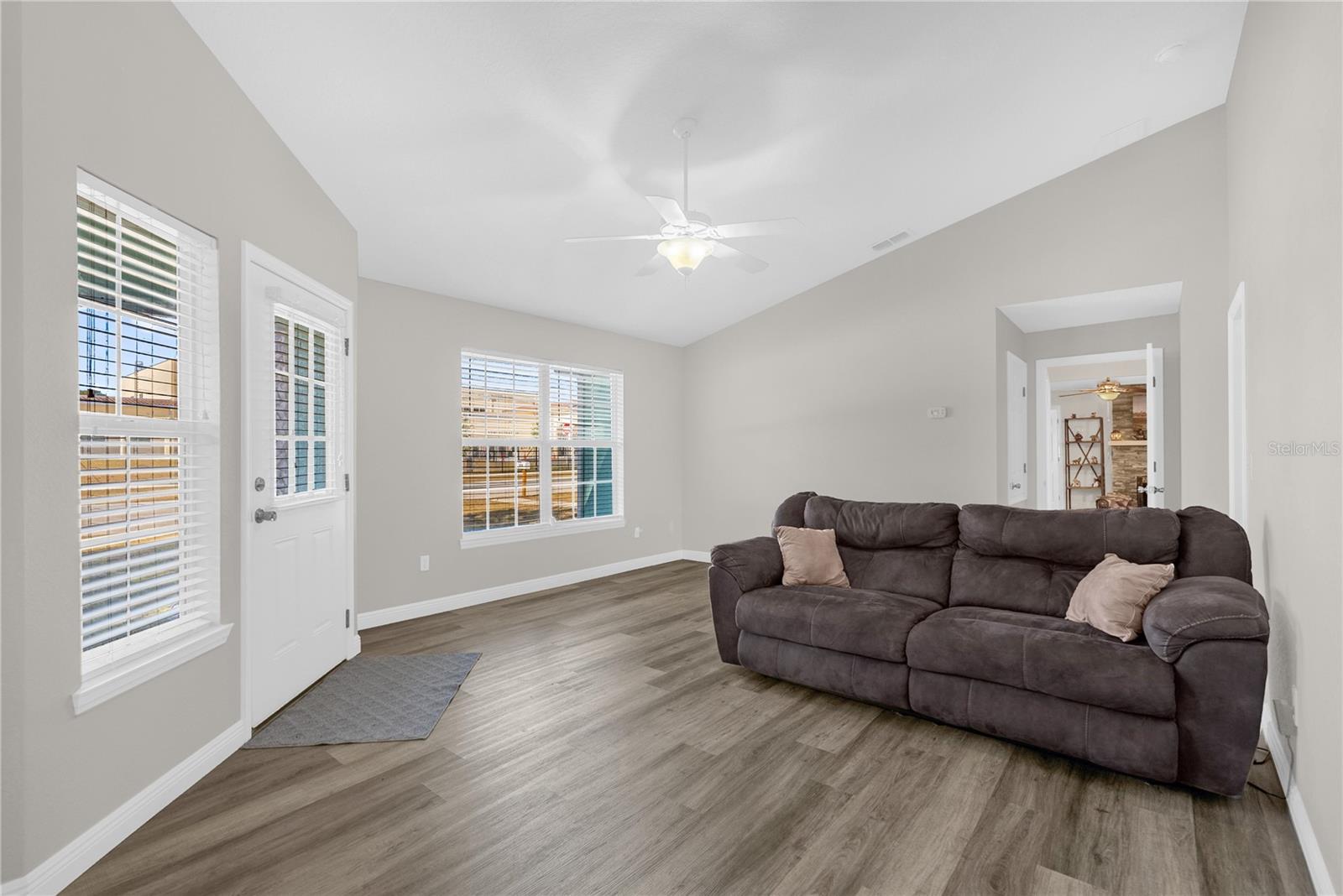 Image 17 of 30 For 316 Leavitt Avenue