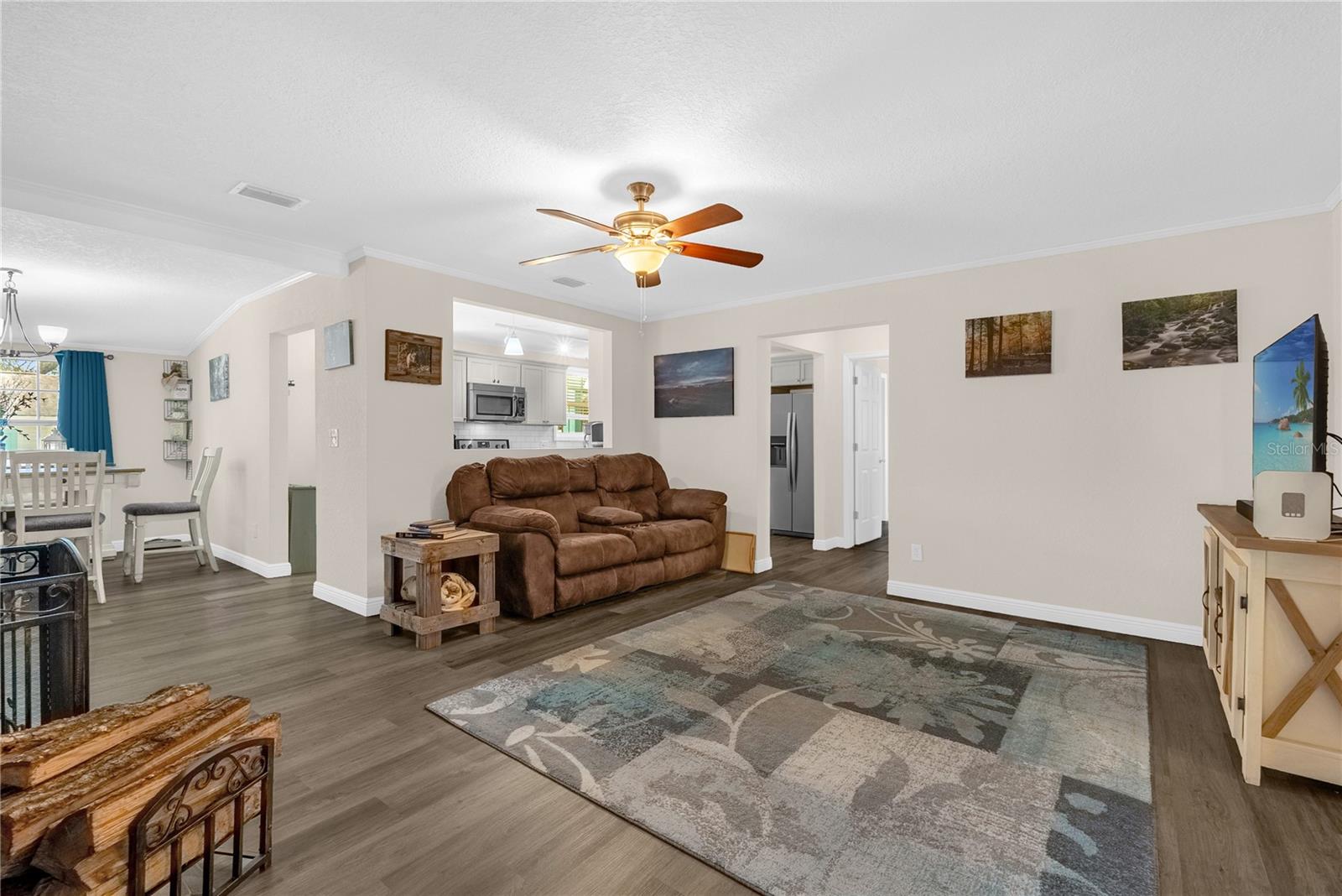 Image 3 of 30 For 316 Leavitt Avenue