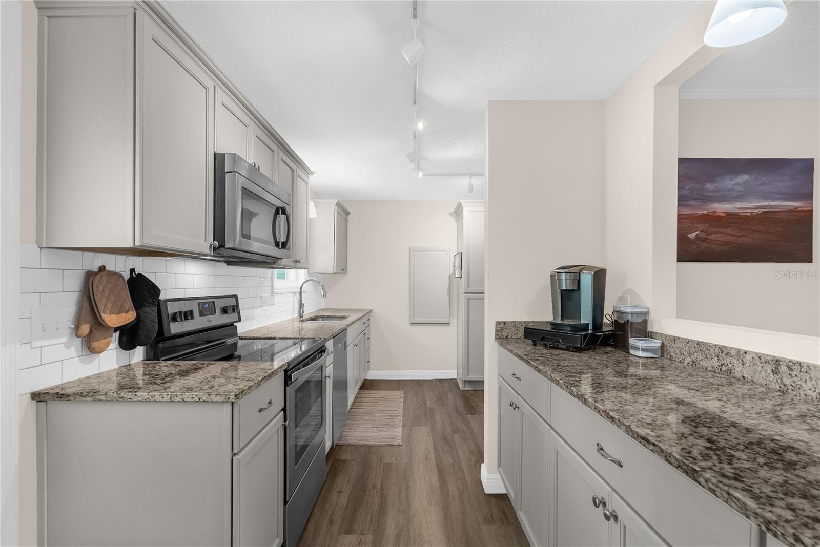 Image 6 of 30 For 316 Leavitt Avenue