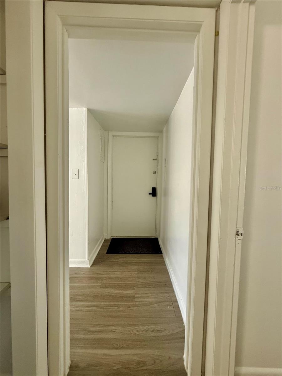 Image 12 of 23 For 2507 Alafaya Trail 12