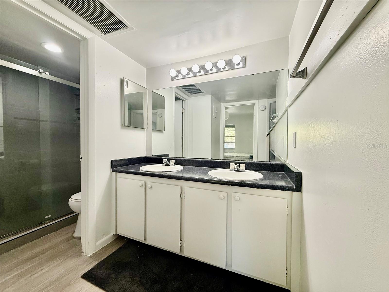 Image 15 of 23 For 2507 Alafaya Trail 12