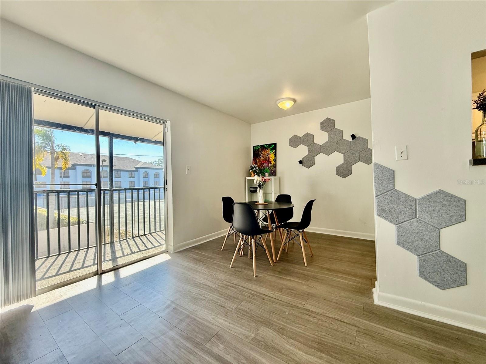 Image 5 of 23 For 2507 Alafaya Trail 12