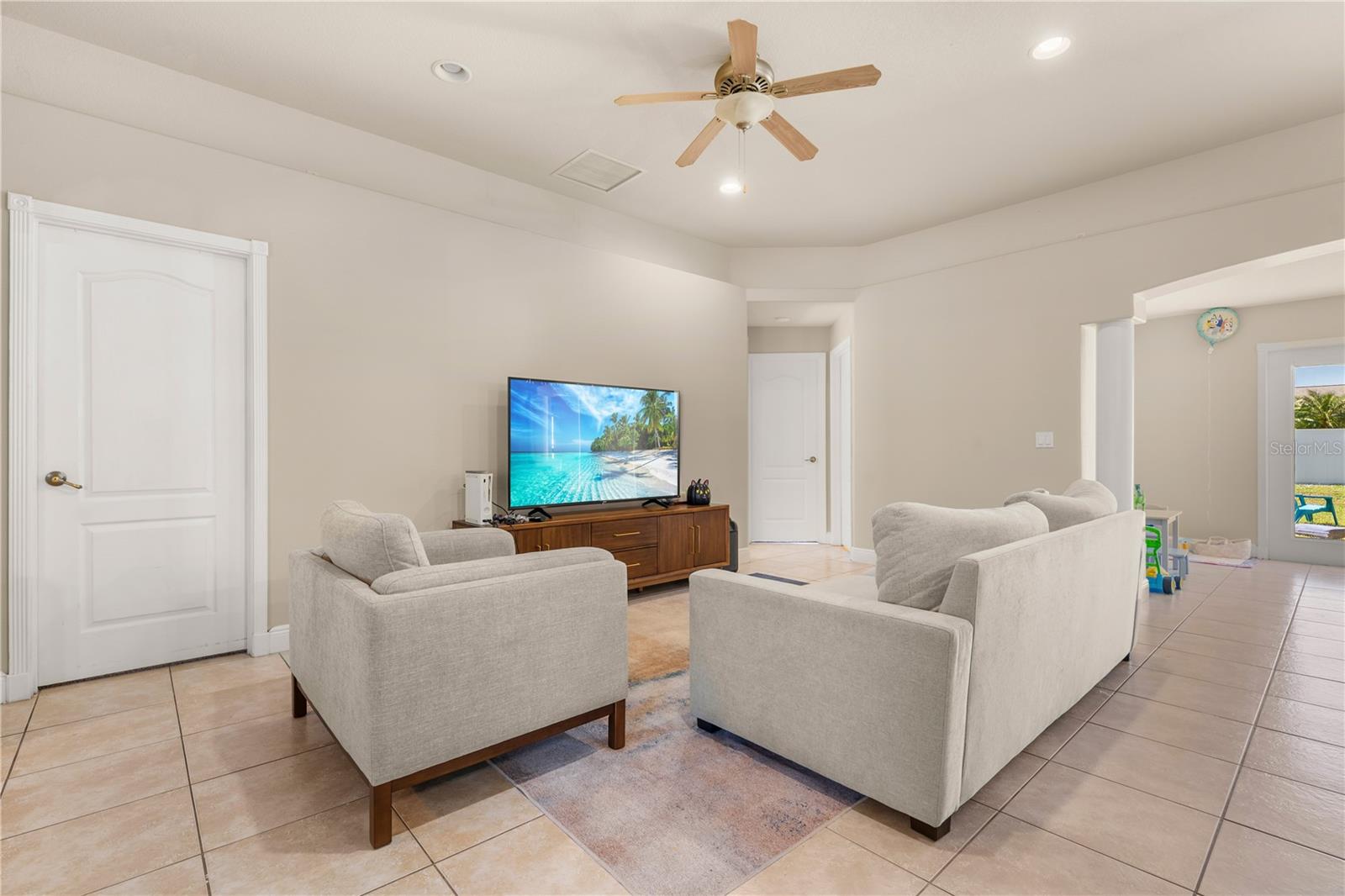 Image 18 of 48 For 3959 Rolling Hill Drive