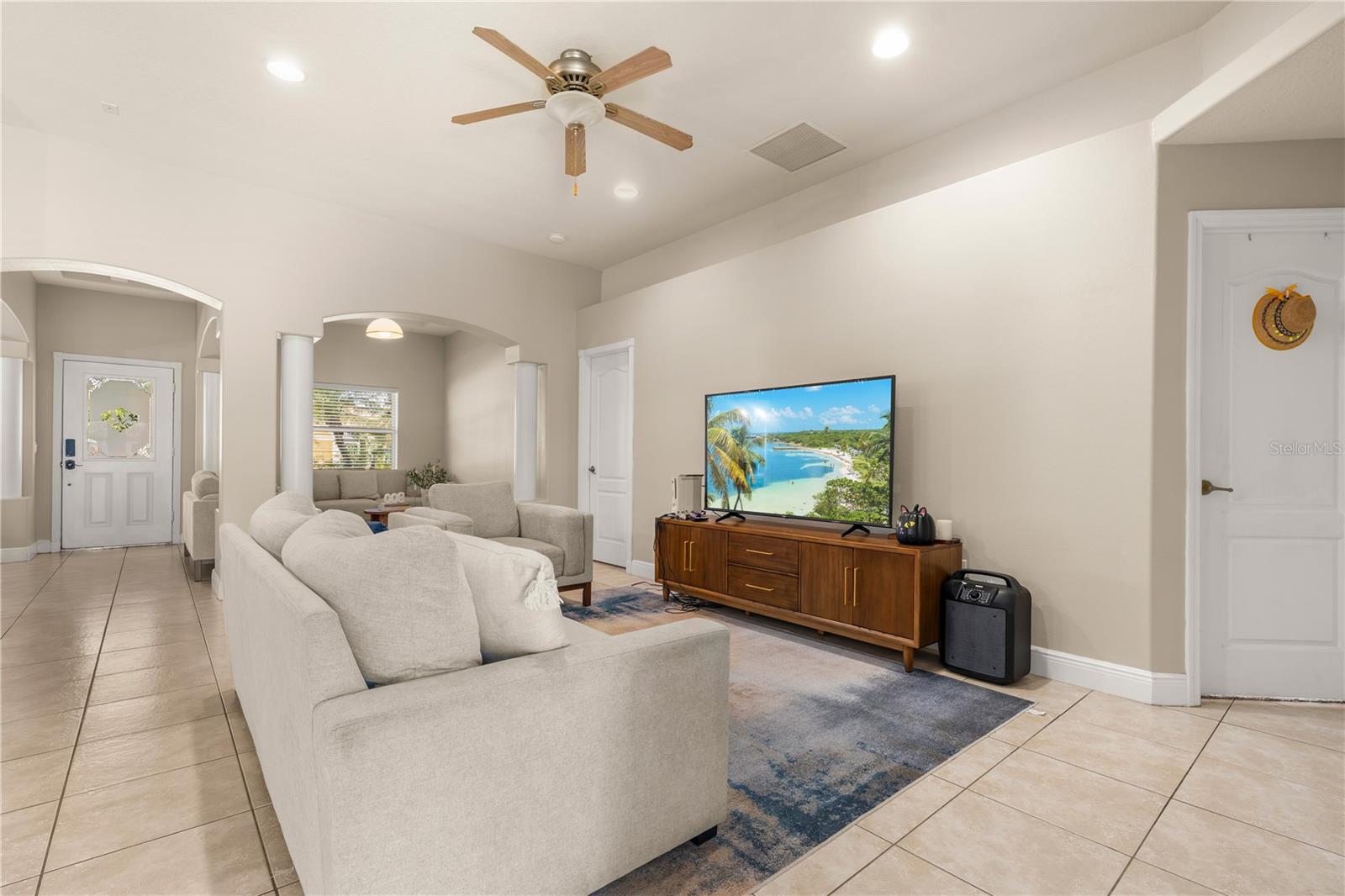 Image 19 of 48 For 3959 Rolling Hill Drive