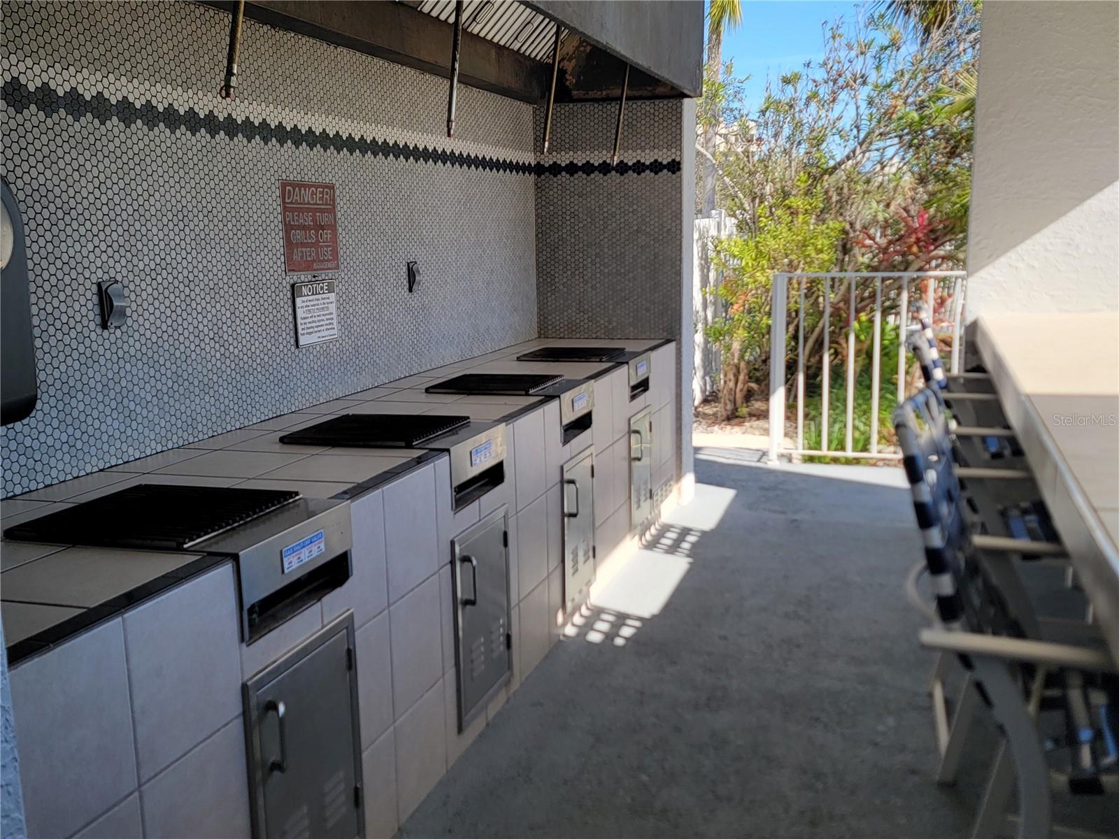 Image 17 of 21 For 2333 Feather Sound Drive C201