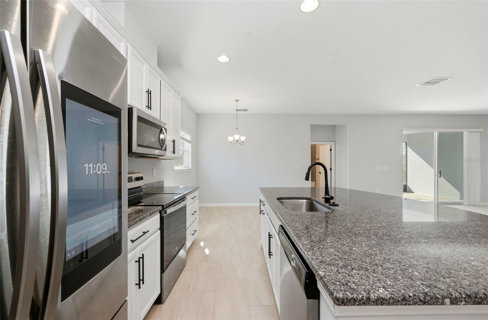 Image 19 of 42 For 575 Avila Place