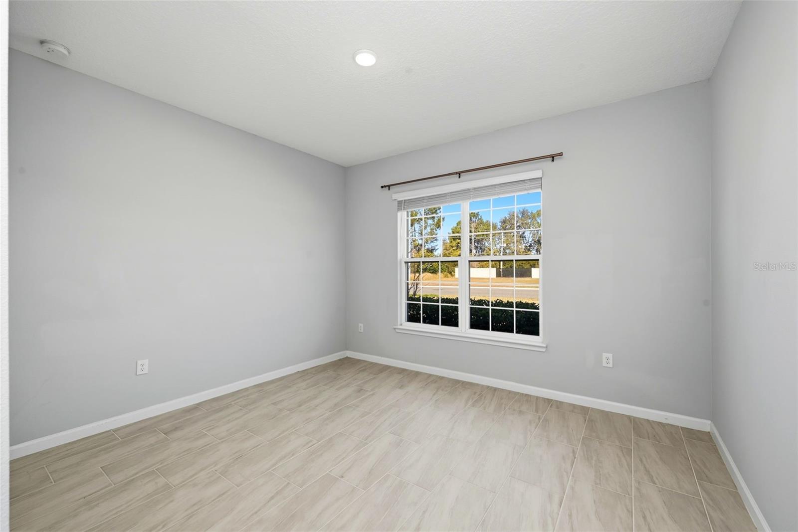 Image 27 of 42 For 575 Avila Place