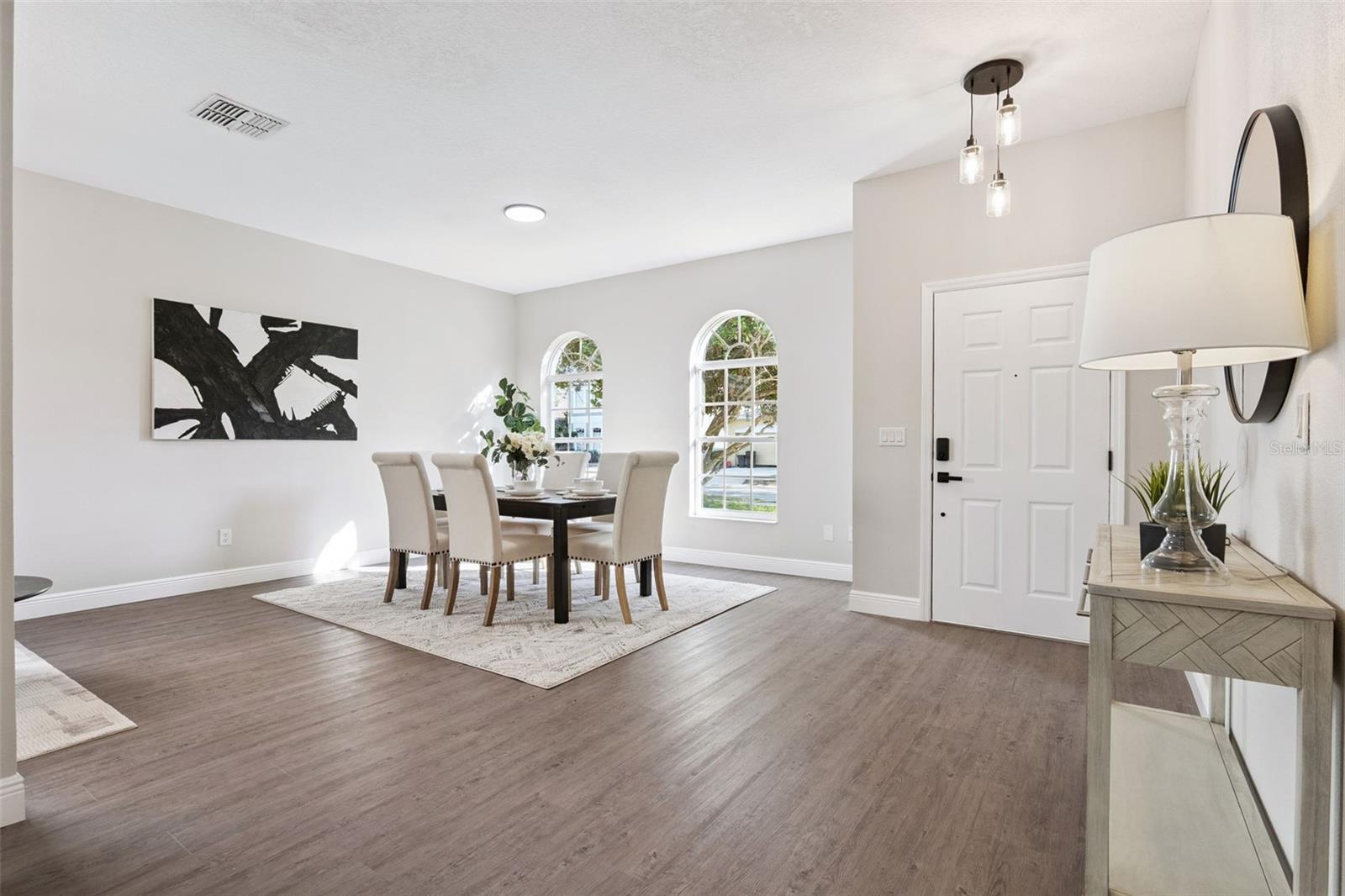 Image 10 of 47 For 1209 Cathcart Circle