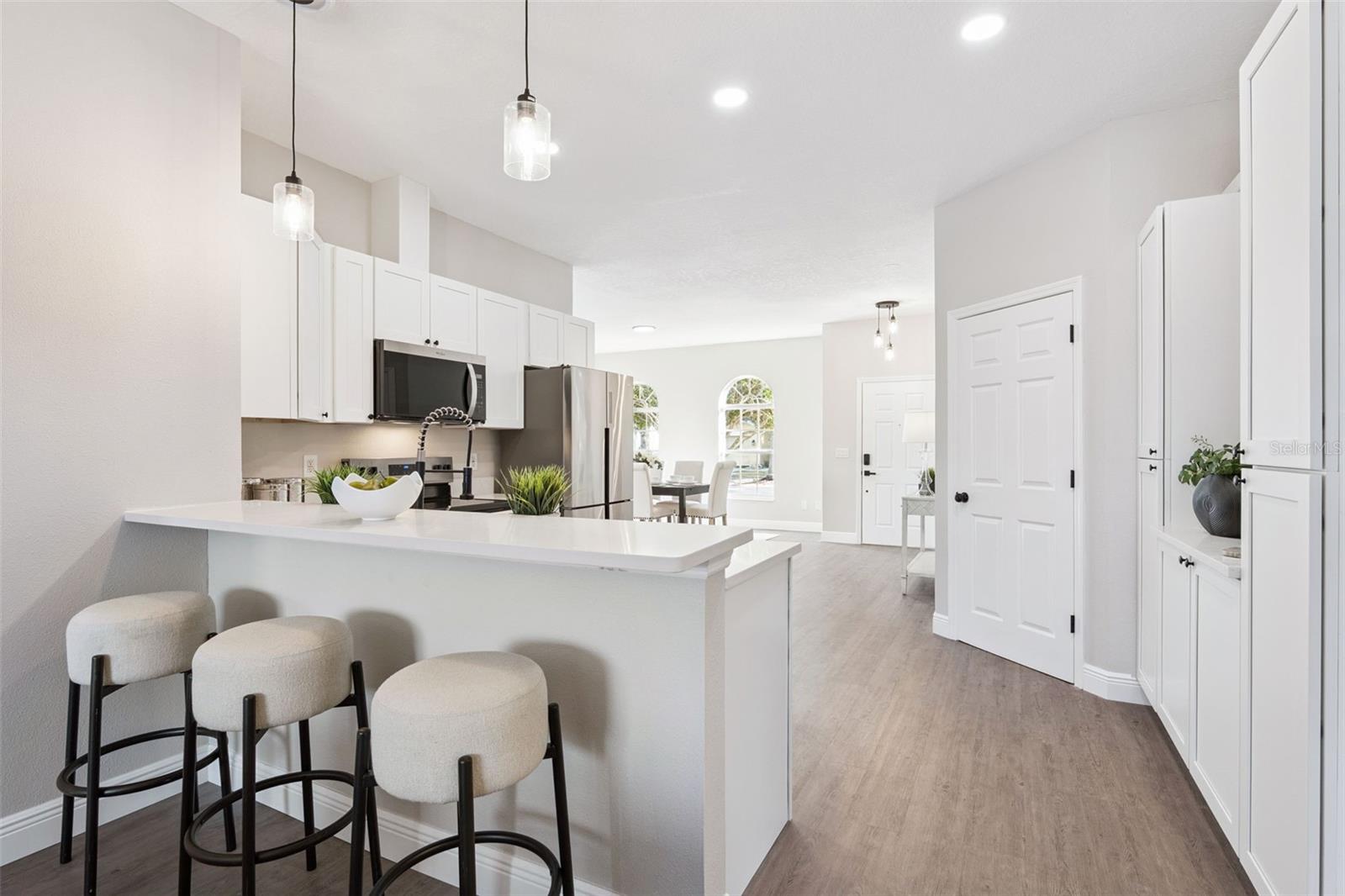 Image 20 of 47 For 1209 Cathcart Circle