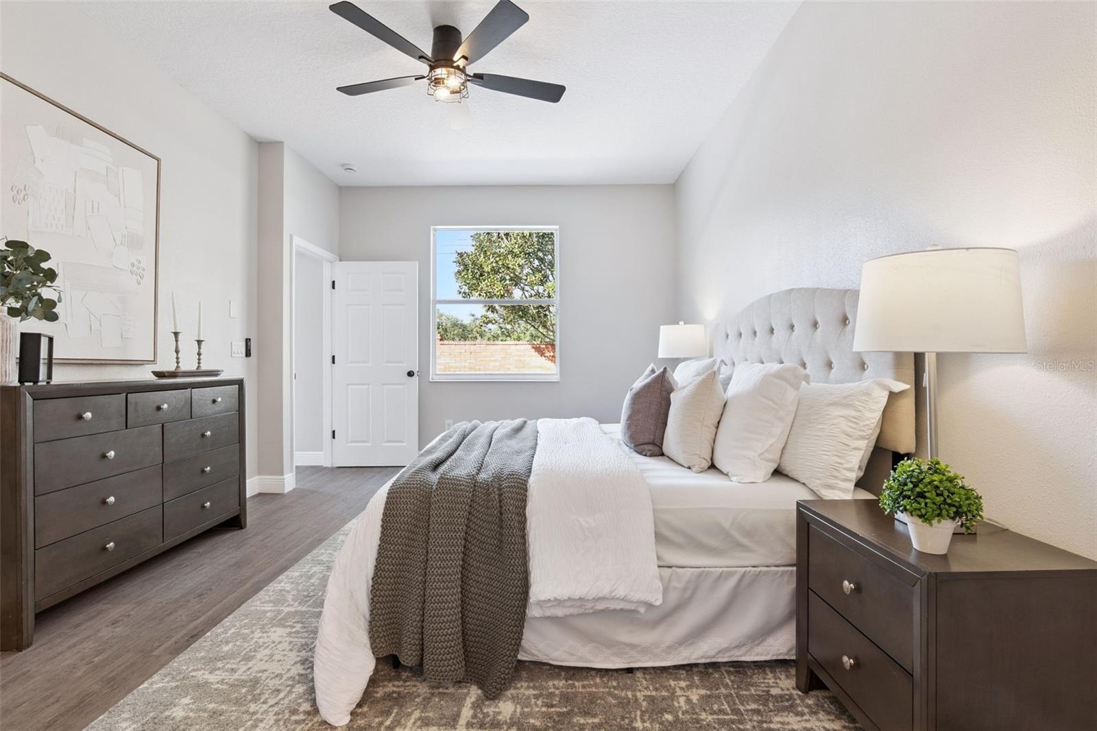 Image 24 of 47 For 1209 Cathcart Circle