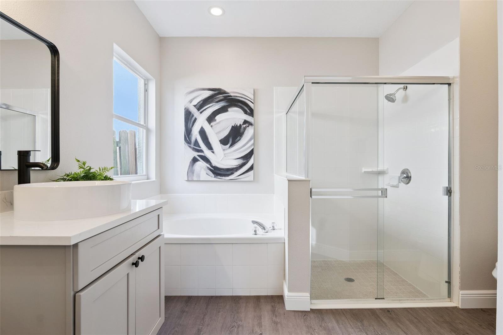 Image 33 of 47 For 1209 Cathcart Circle