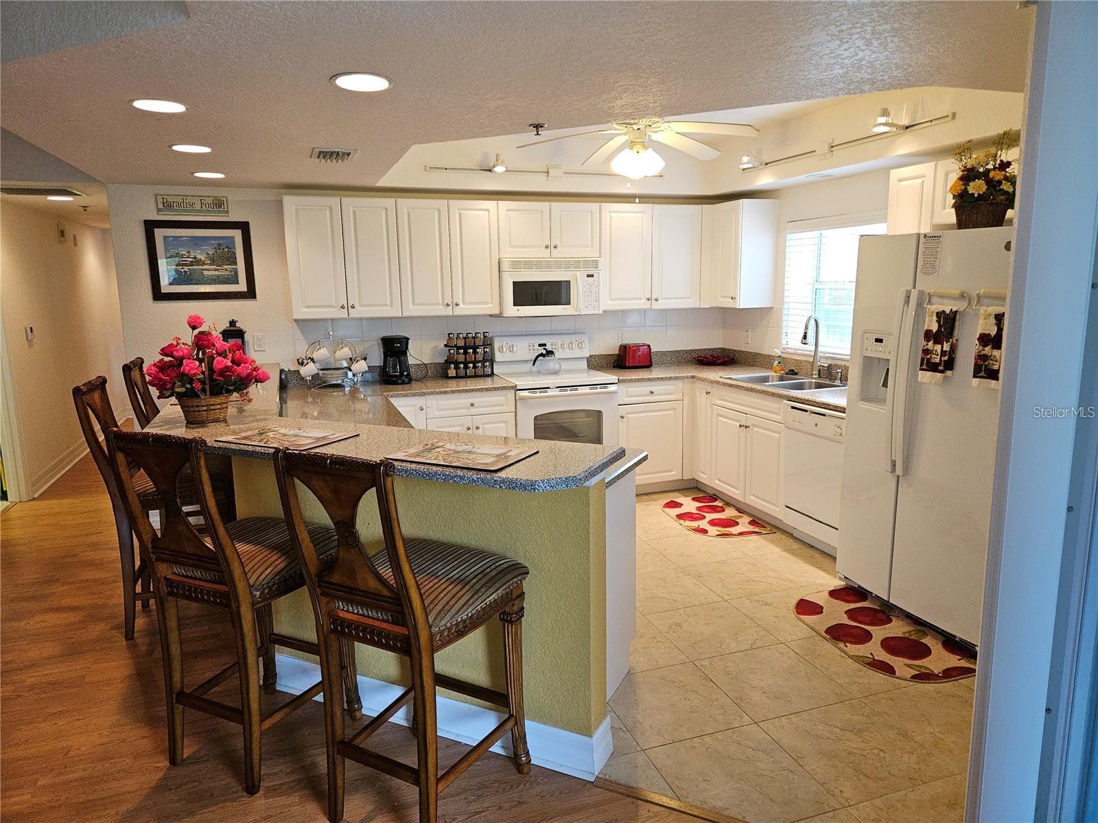 Image 15 of 48 For 5300 Atlantic Avenue 14-207