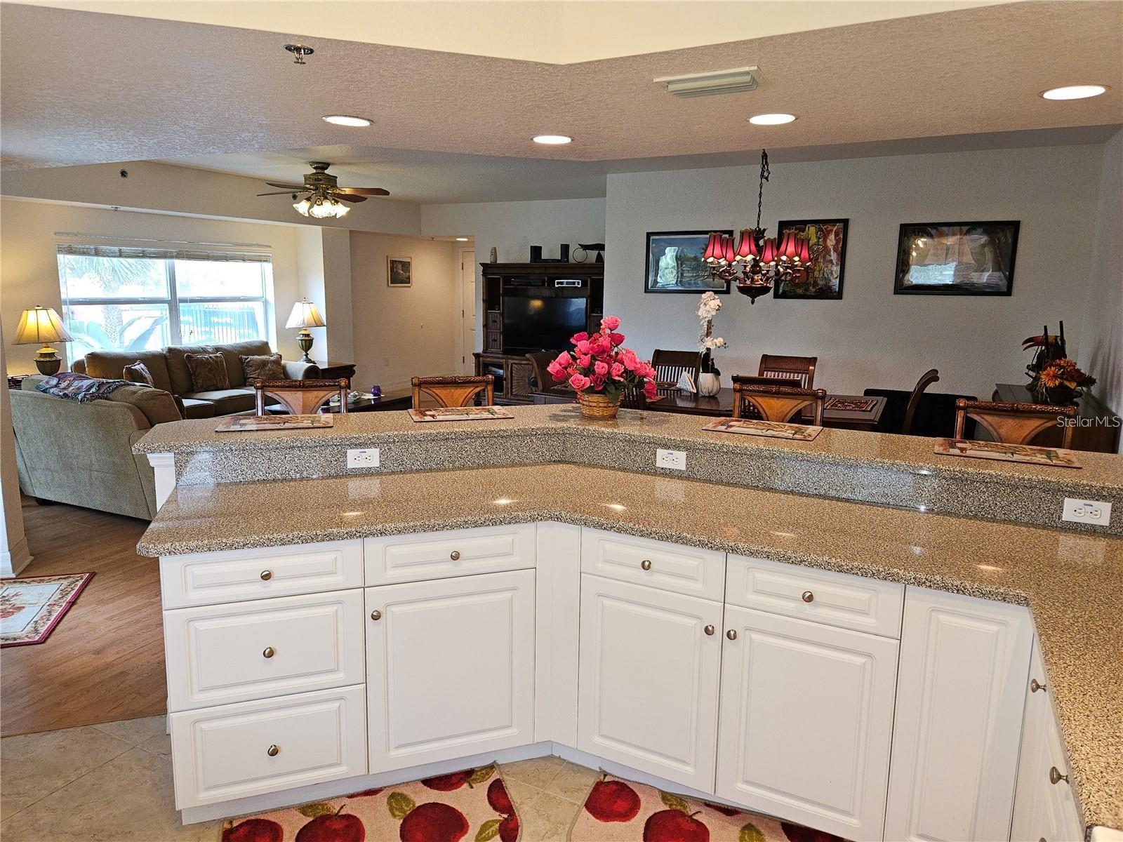 Image 16 of 48 For 5300 Atlantic Avenue 14-207