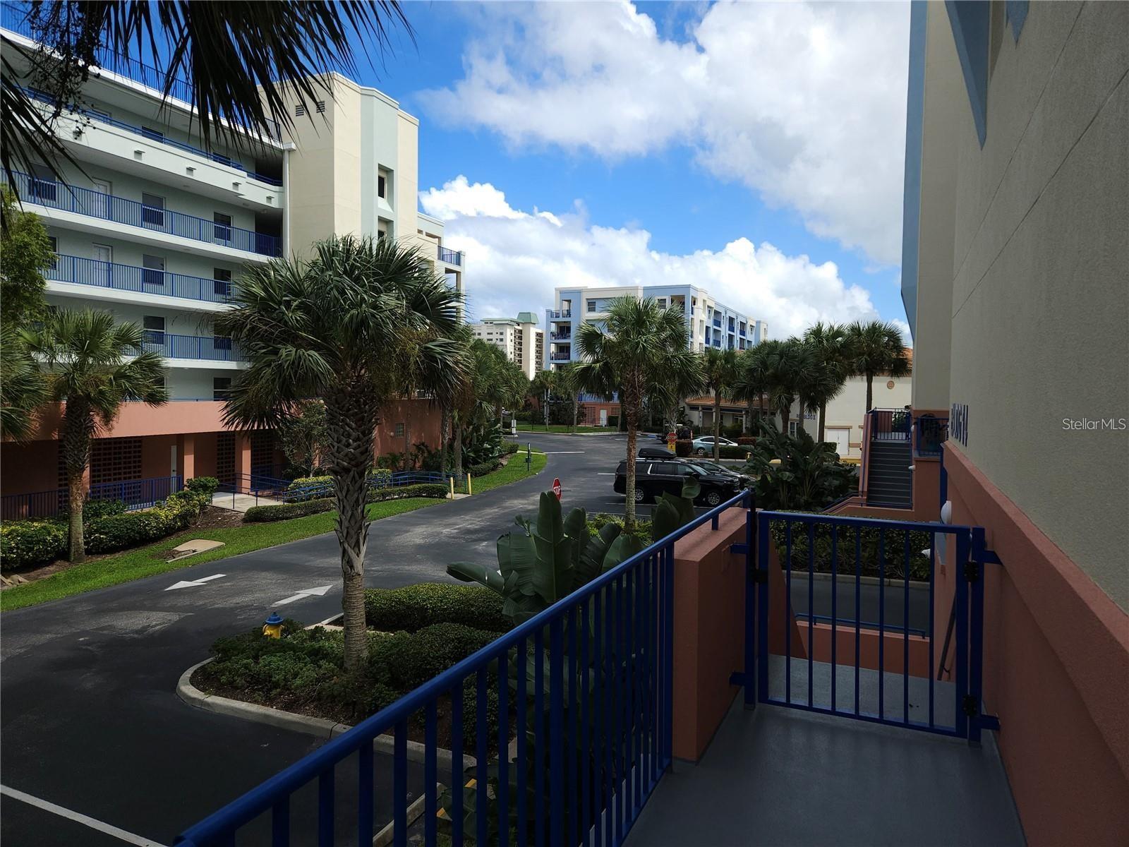 Image 5 of 48 For 5300 Atlantic Avenue 14-207