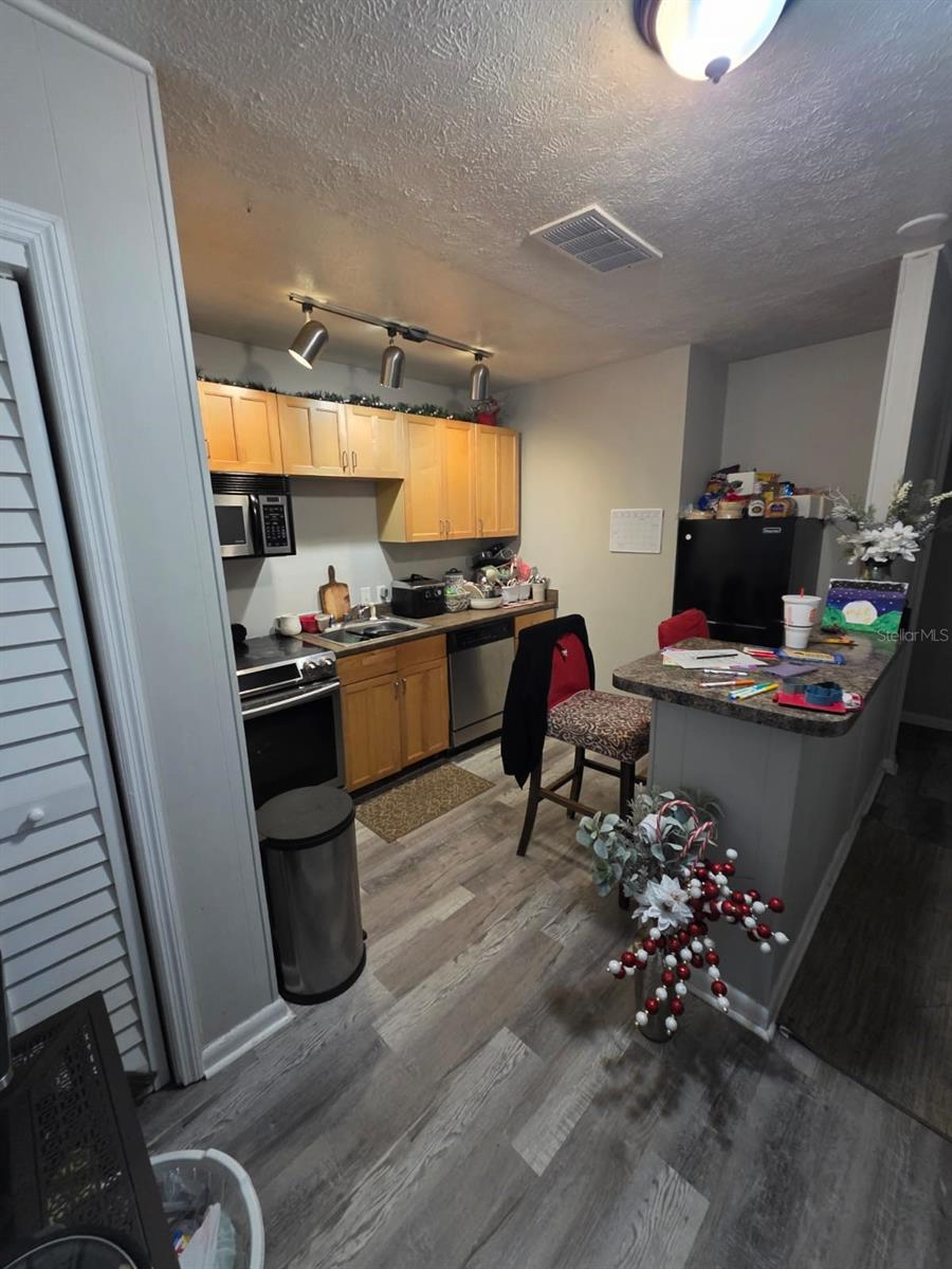 Image 5 of 6 For 2241 W Pensacola  09