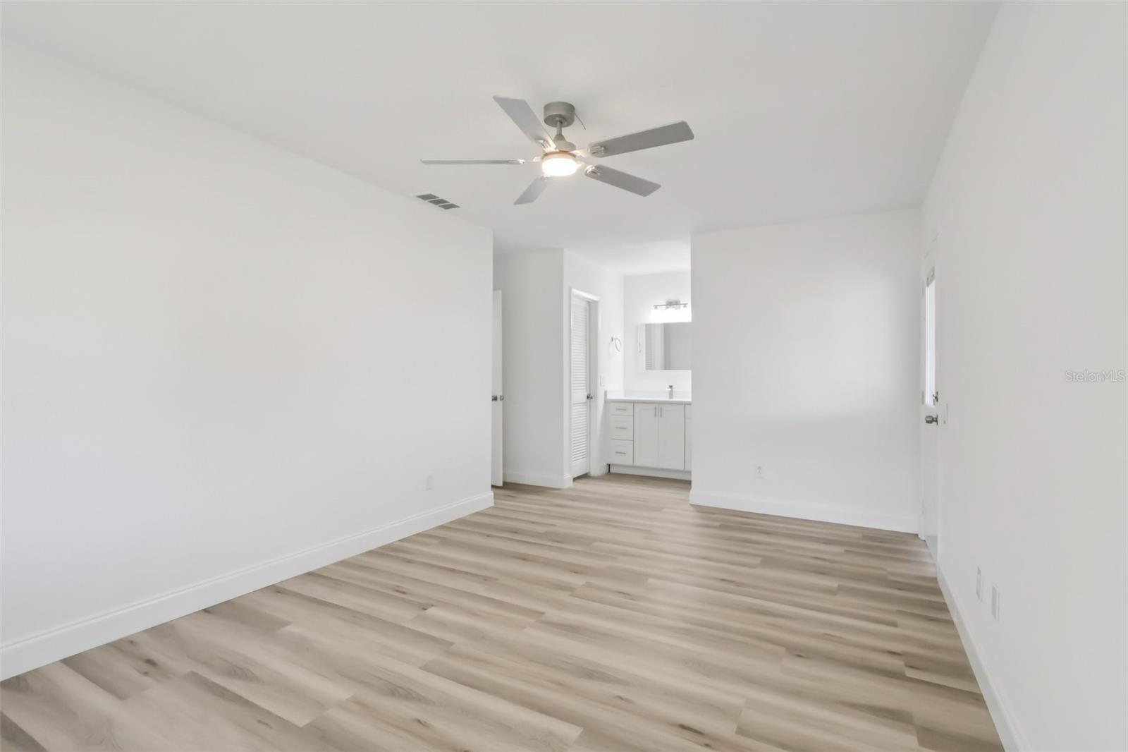 Image 17 of 32 For 11147 Acme Drive D