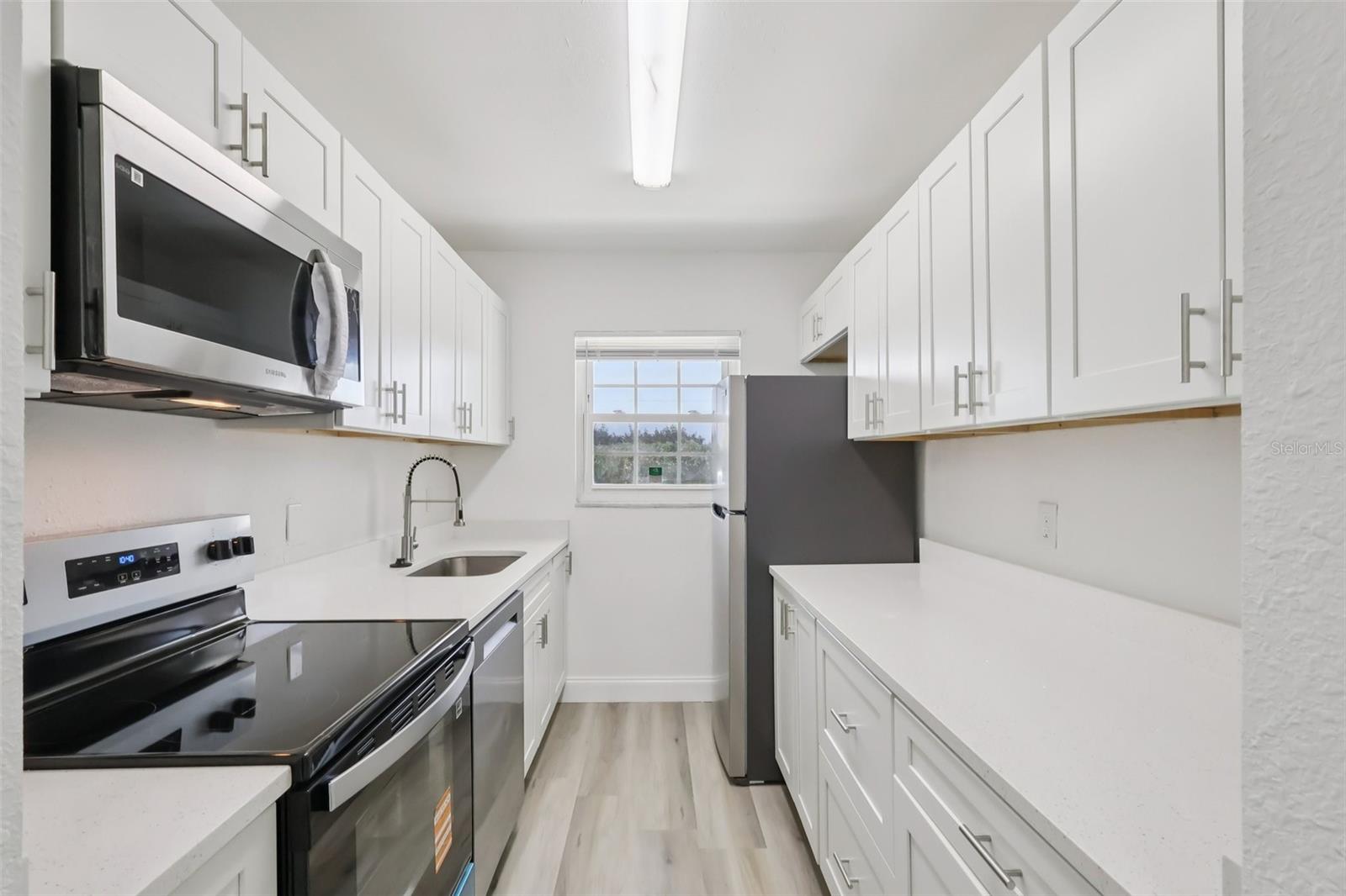 Image 7 of 32 For 11147 Acme Drive D