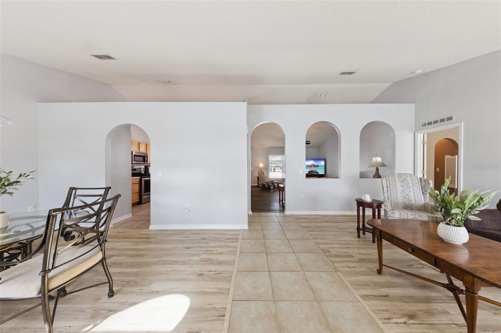 Image 4 of 31 For 1819 Sunset Ridge Drive