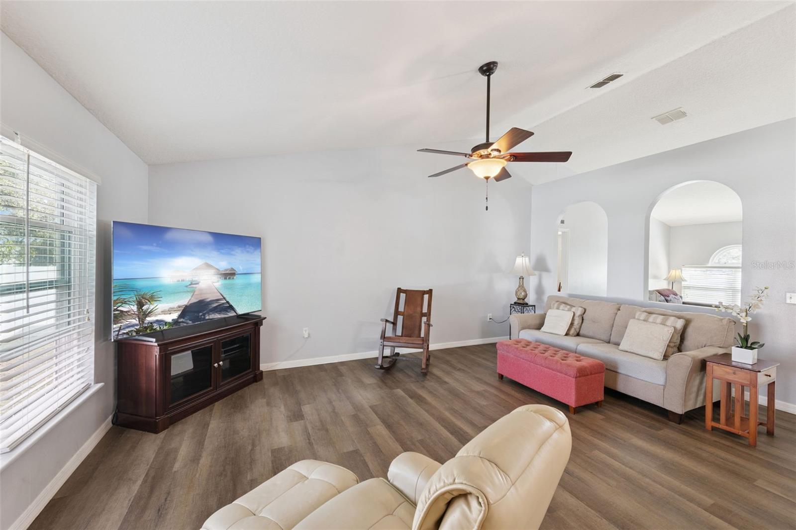 Image 9 of 31 For 1819 Sunset Ridge Drive