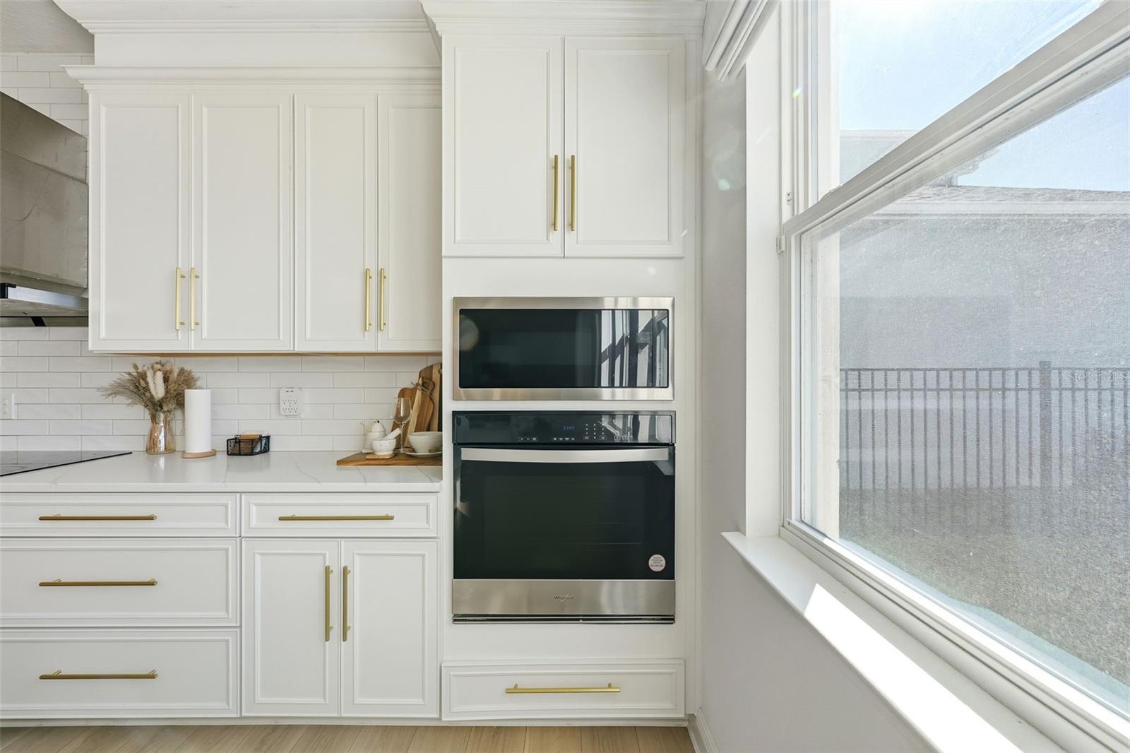 Image 11 of 72 For 19065 Planetree St