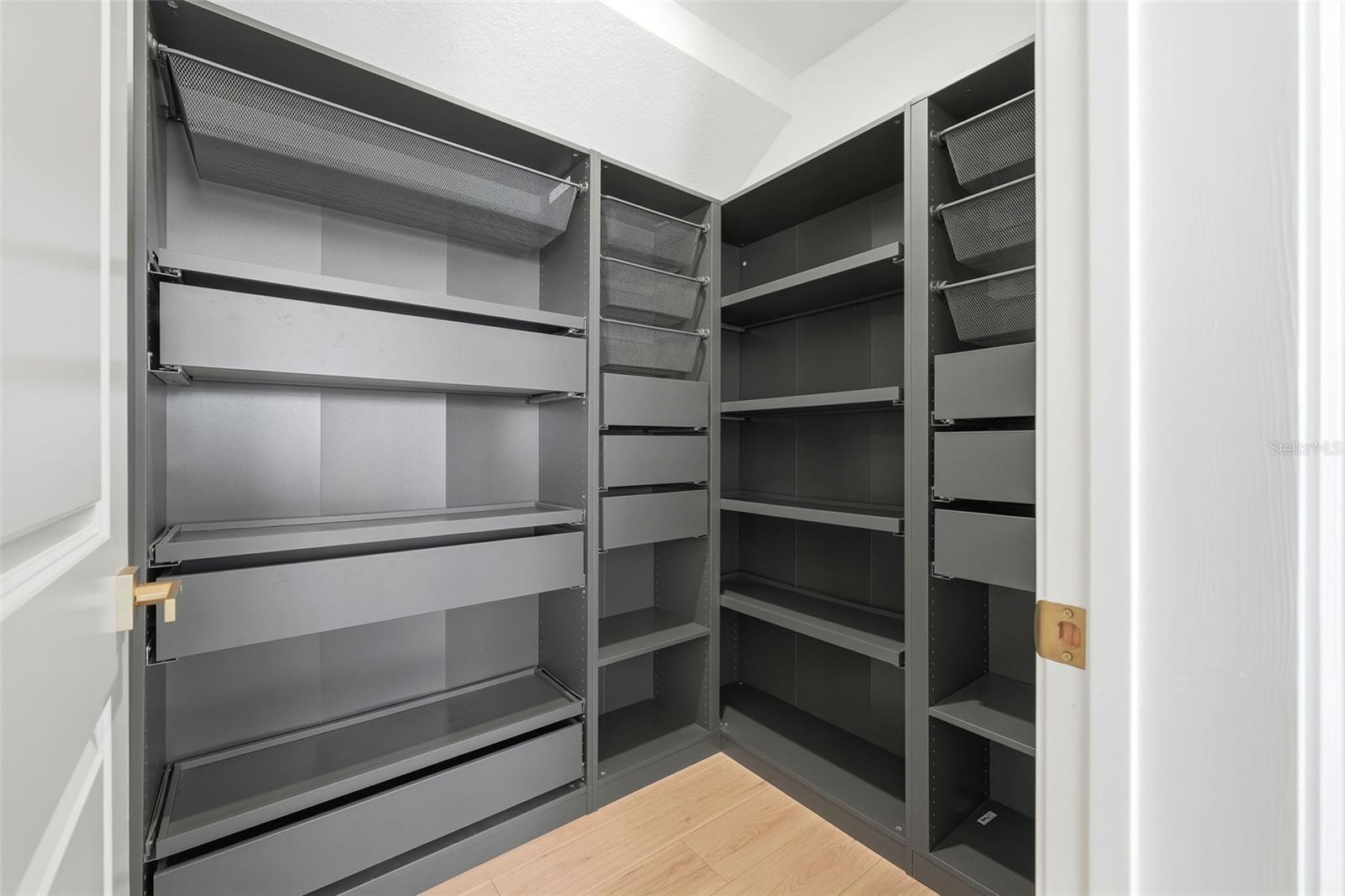 Image 12 of 72 For 19065 Planetree St