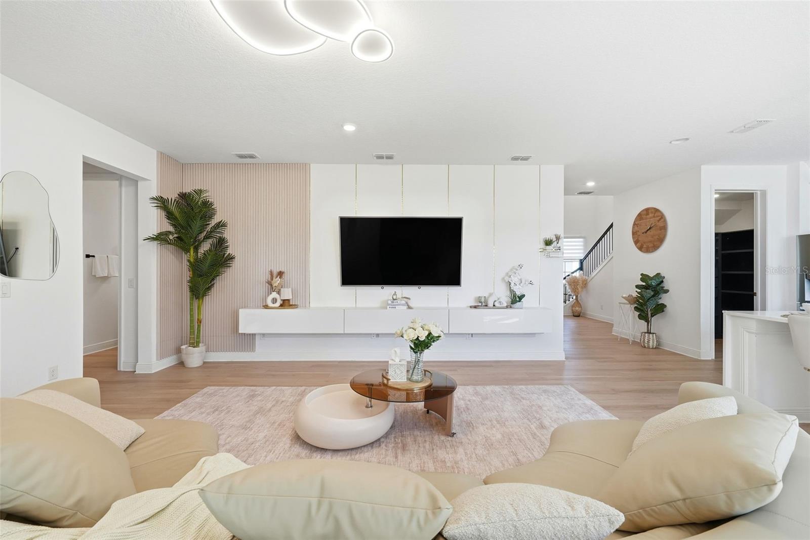 Image 15 of 72 For 19065 Planetree St