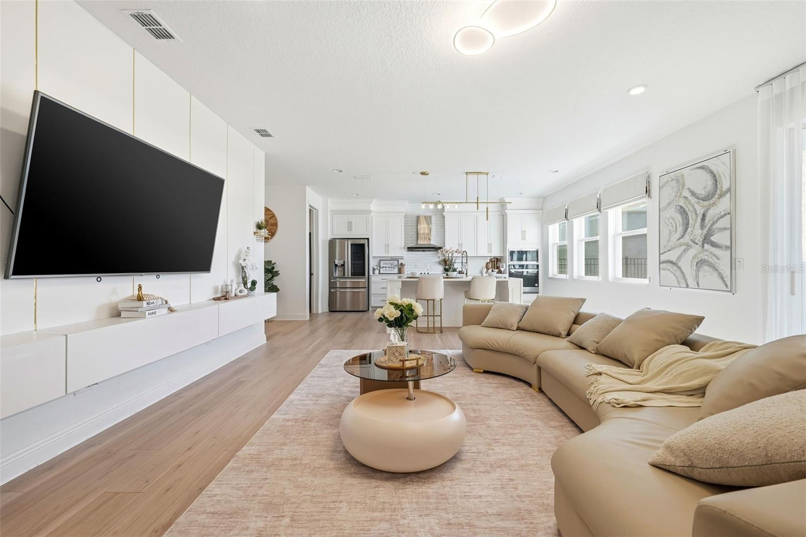 Image 16 of 72 For 19065 Planetree St