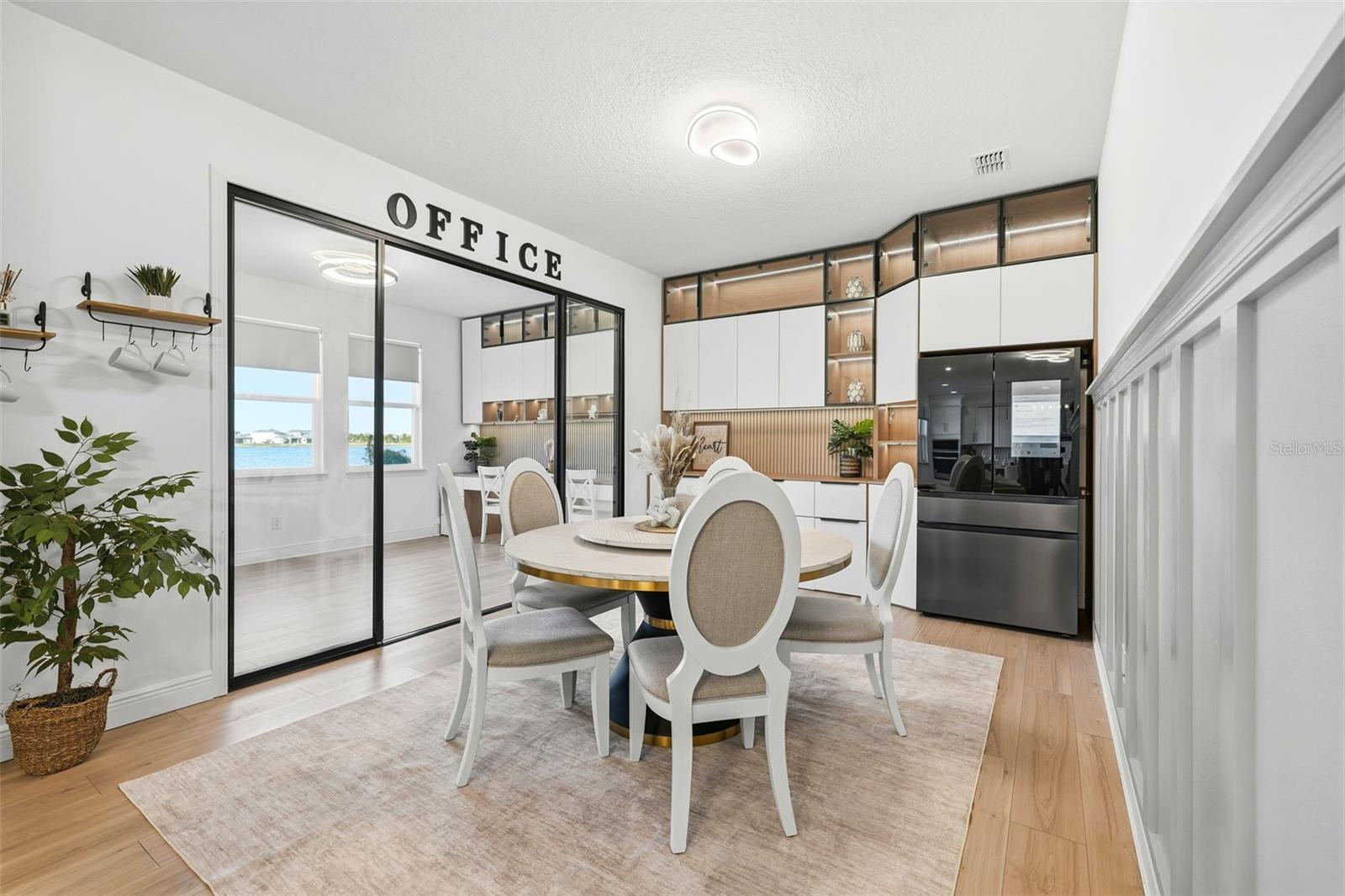 Image 17 of 72 For 19065 Planetree St