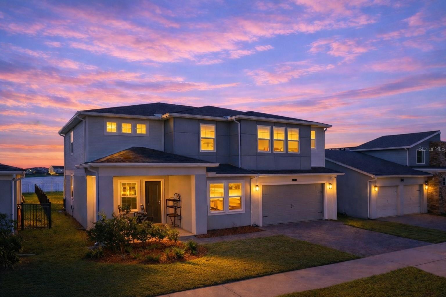 Image 3 of 72 For 19065 Planetree St