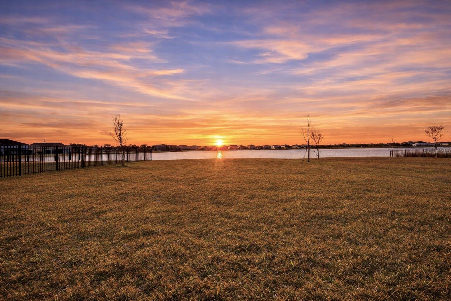 Image 32 of 72 For 19065 Planetree St