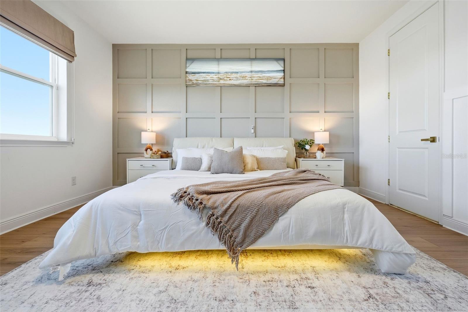 Image 44 of 72 For 19065 Planetree St