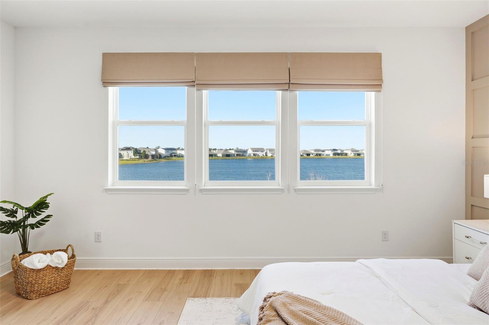 Image 45 of 72 For 19065 Planetree St