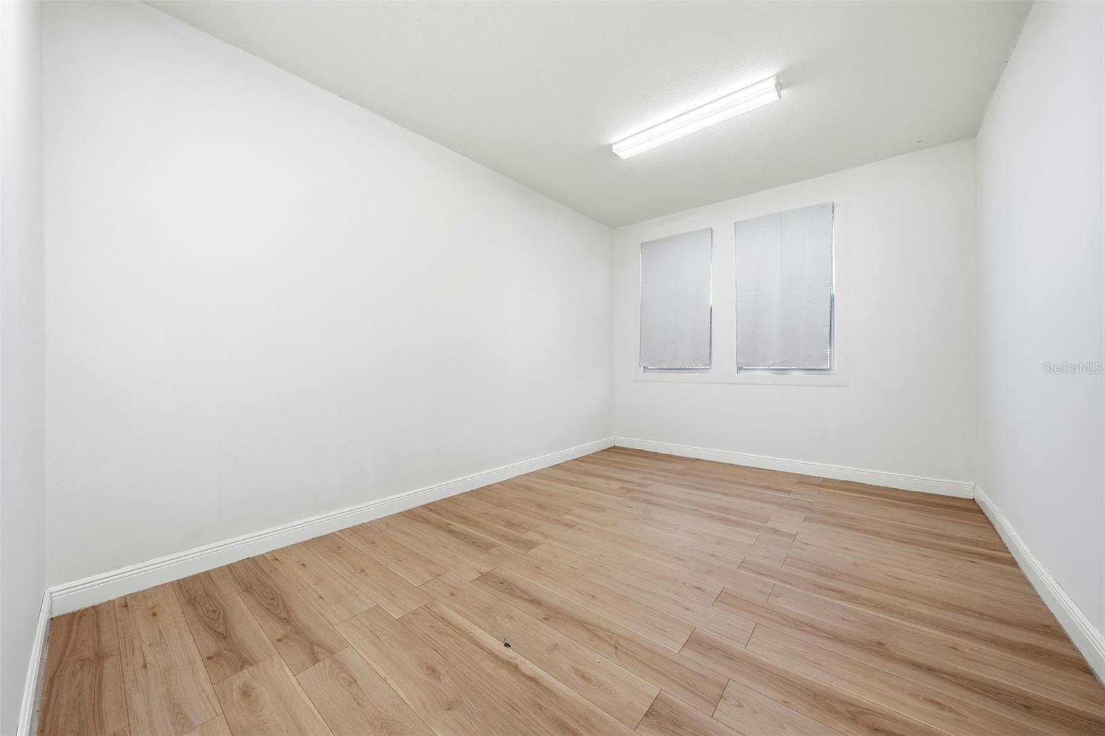 Image 61 of 72 For 19065 Planetree St