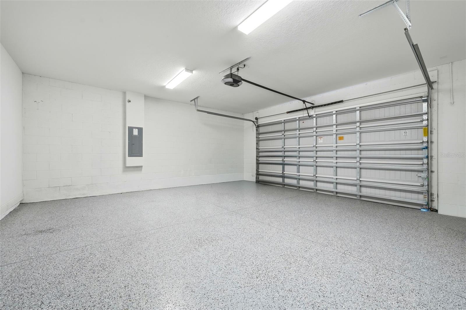 Image 63 of 72 For 19065 Planetree St