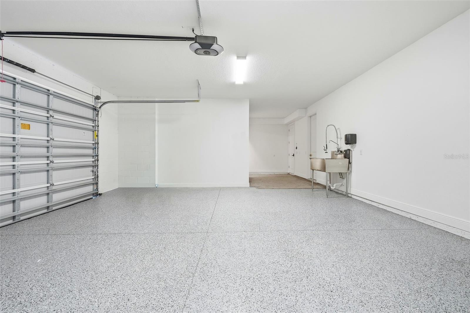 Image 64 of 72 For 19065 Planetree St