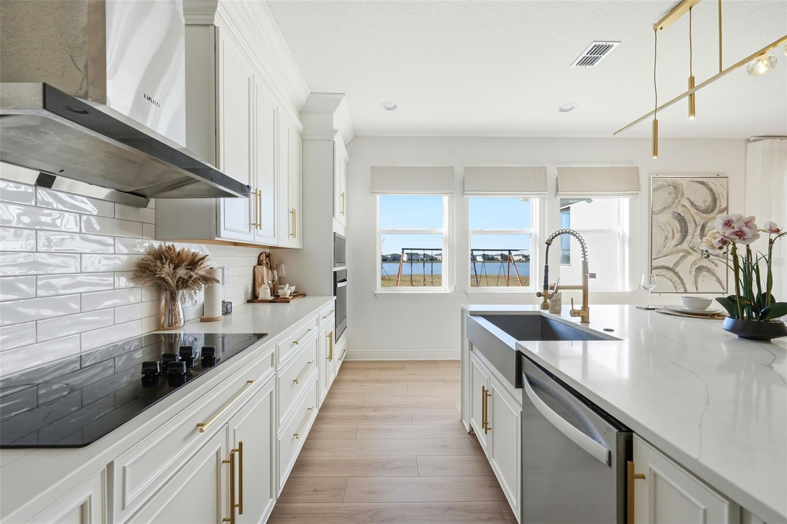 Image 8 of 72 For 19065 Planetree St