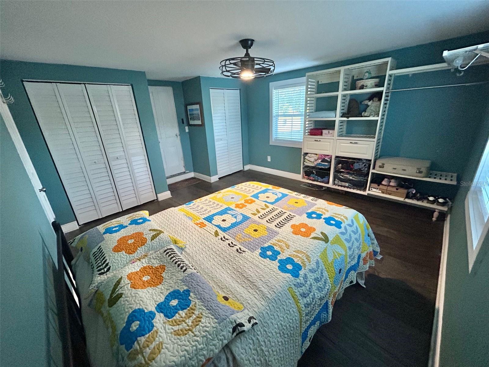 Image 5 of 11 For 483 Lakeview Drive